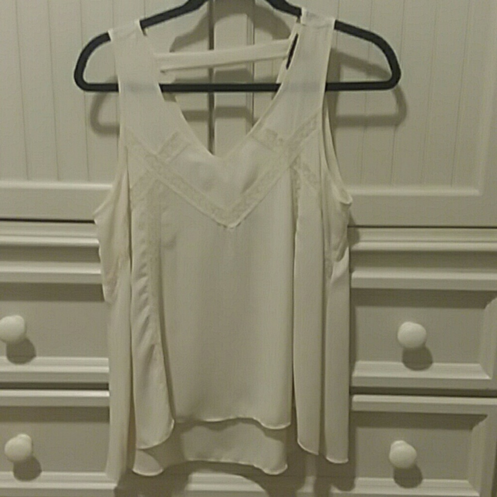 Monteau Sleeveless Blouse